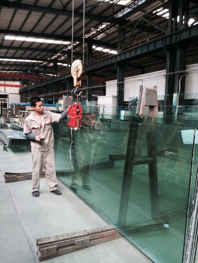 China Customized FullAutomatic Glass Lifting Clamp Suppliers